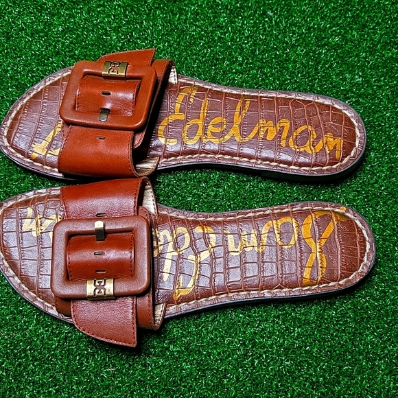 Brown Sandals with Buckle Detail - Picture 3 of 5